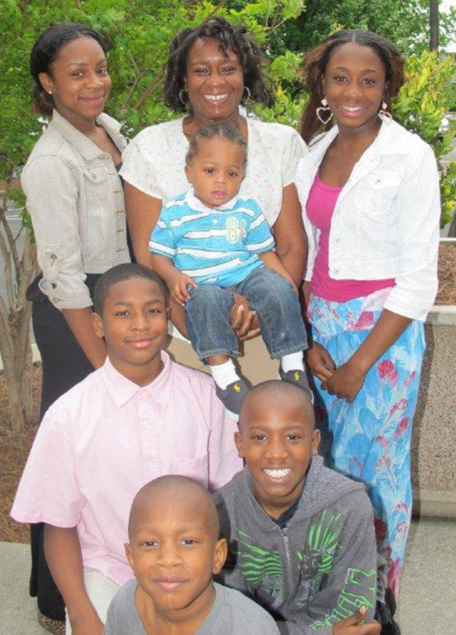 Mother of seven keeps her faitah