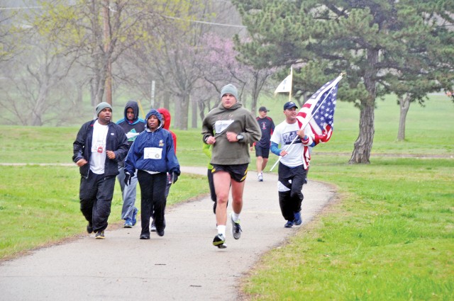 More than 430 runners participate in Fort Riley's Run for the Fallen