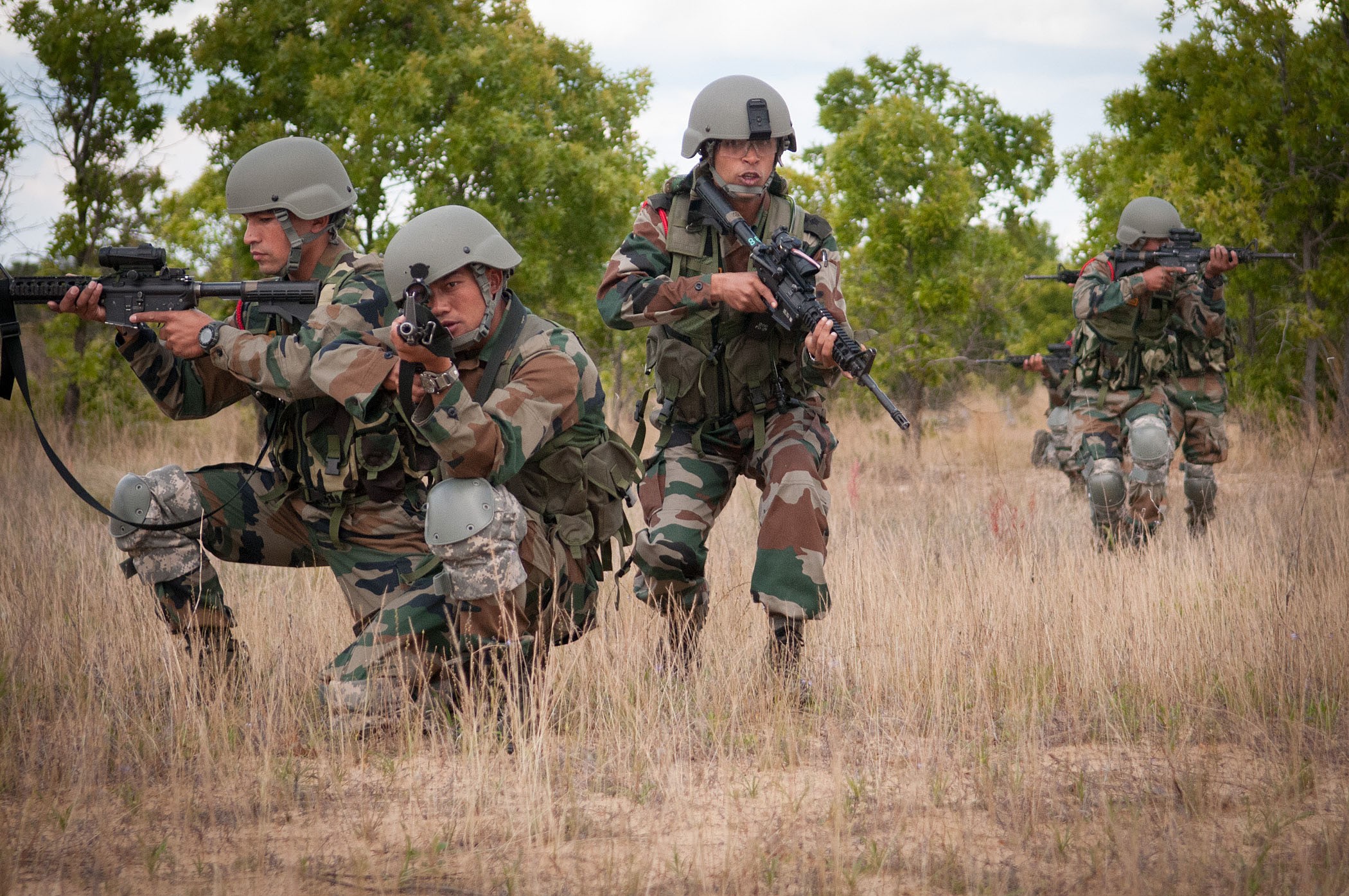 indian-soldiers-share-ambush-techniques-with-u-s-paratroopers