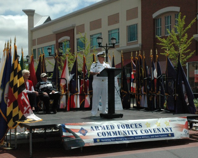 Capt. Peter Nette, commanding officer for Naval Support Facility (NSF) Dahlgren, Va. thanks the community for their support