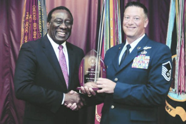 DoD Honors Top Military Communicators