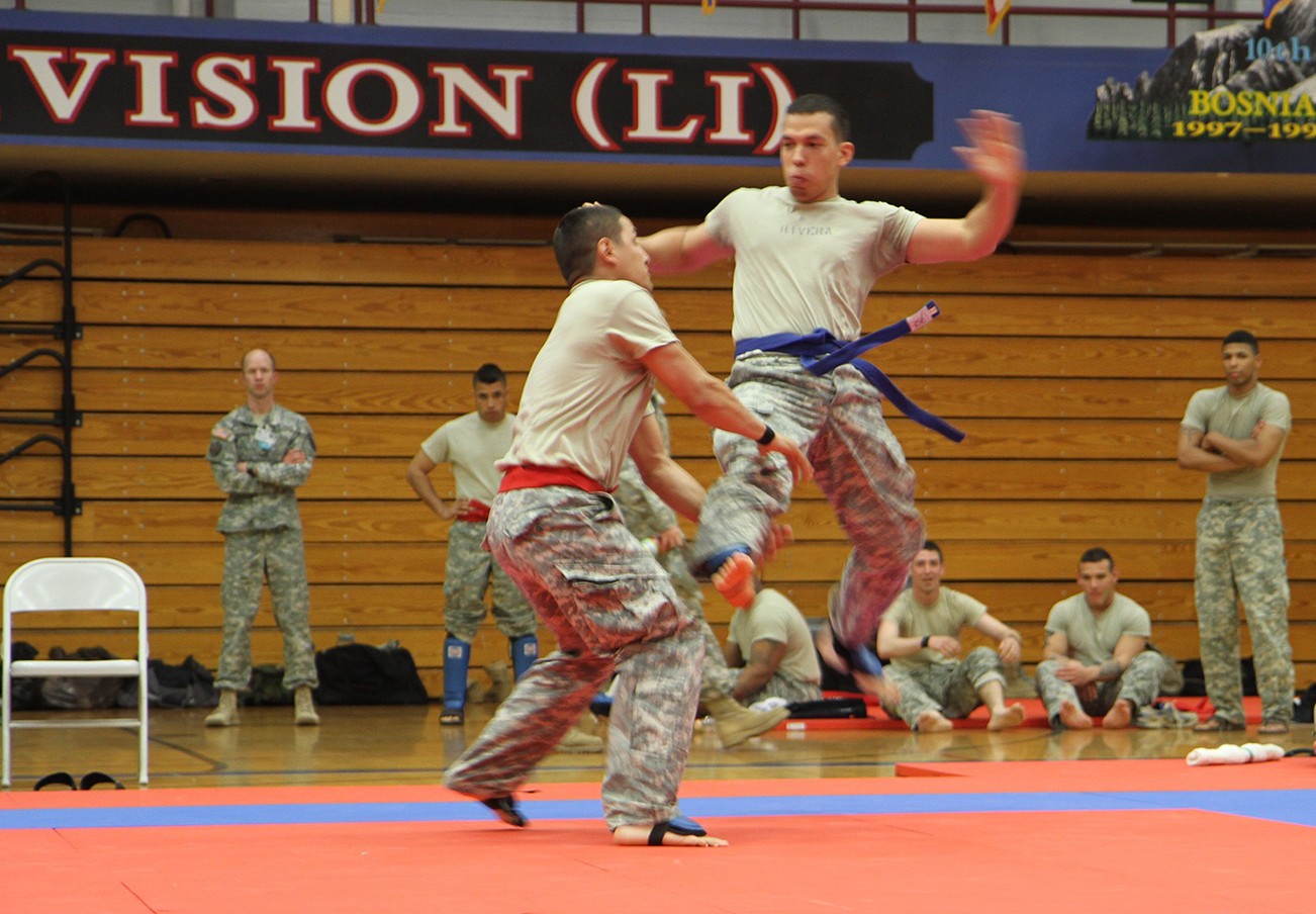 Fort Drum Soldiers test their skills in Combatives Tournament Article