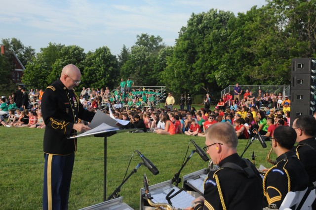 Free show draws thousands to MDW's Twilight Tattoo!