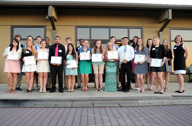 Spouse club awards record amount in scholarships