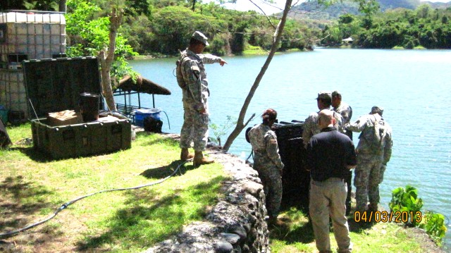 Shoulder-to-shoulder: U.S., Filipino Soldiers train to purify water