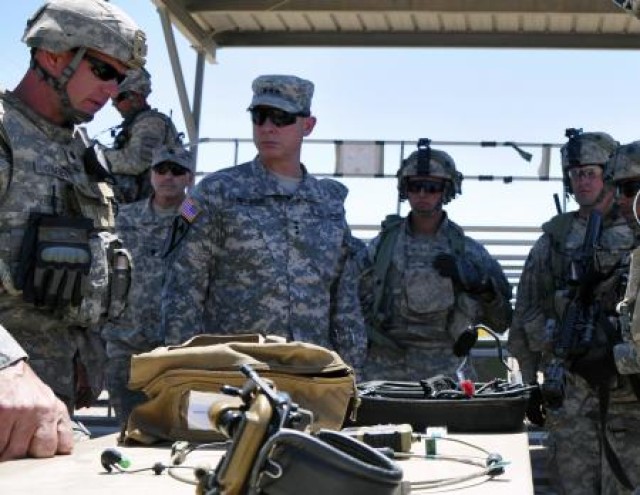 LTG Walker visit to NIE 13-2