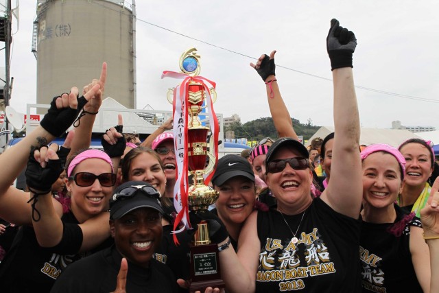 Army teams triumphant at 2013 Naha Dragon Boat Race in Japan