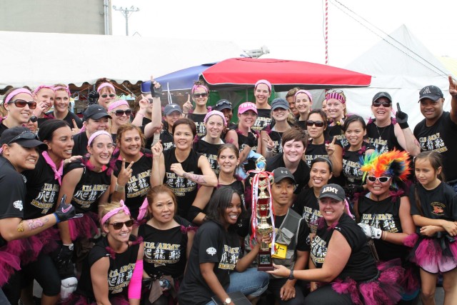 Army teams triumphant at 2013 Naha Dragon Boat Race in Japan