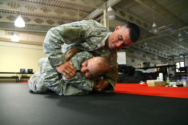 New York Army National Guard Soldiers Learn Hand-to-Hand Combatives Skills