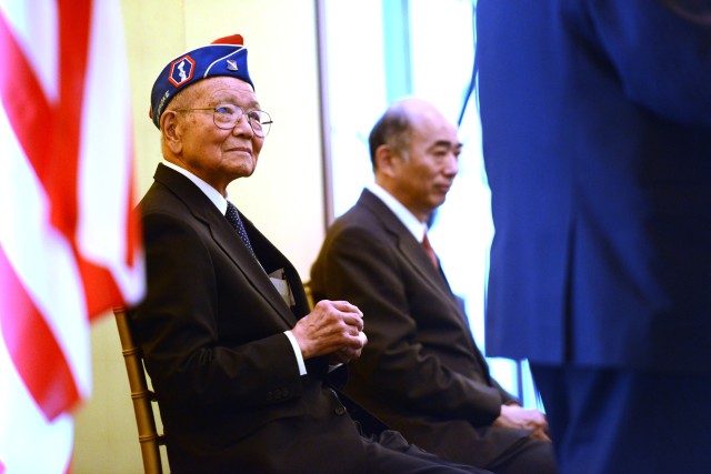 WWII vet gets 'Order of the Rising Sun' from Japan's ambassador