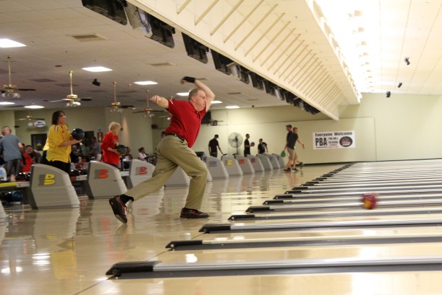 Pro-Am bowling