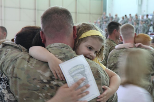 101st AIRBORNE DIVISION WELCOMES BACK SOLDIERS FROM 2 BRIGADES