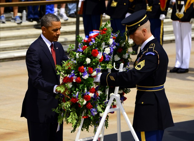 President lays wreath at Tomb of the Unknowns