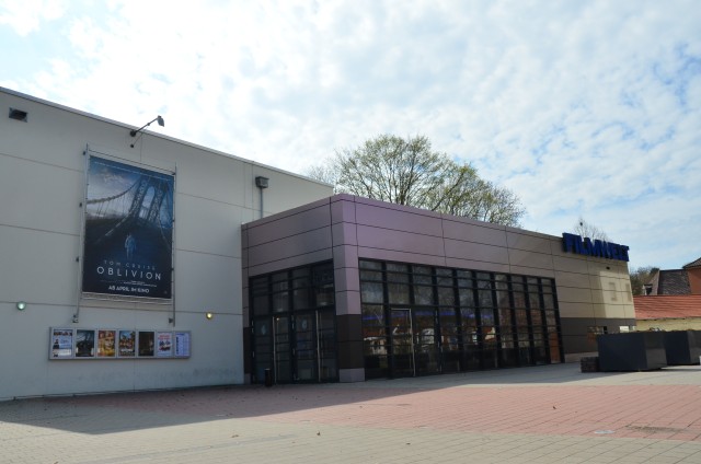 Local Schweinfurt movie theater to play more movies in English