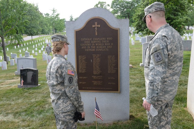 Army Chaplains Honor Nation's Heroes