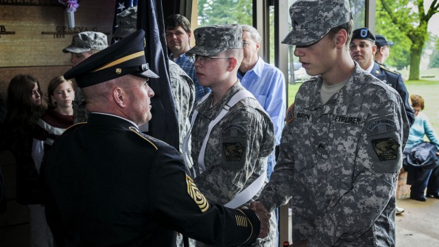 Arsenal service members participate in QC Memorial Day events