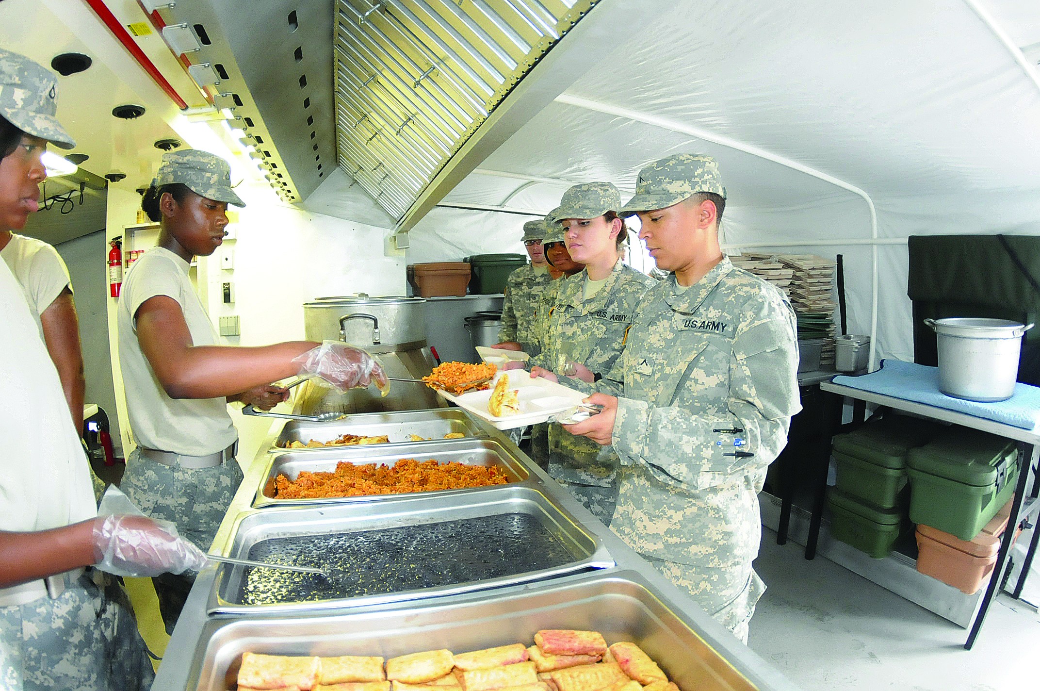 military-food-marines-enjoy-a-warriors-meal-youtube