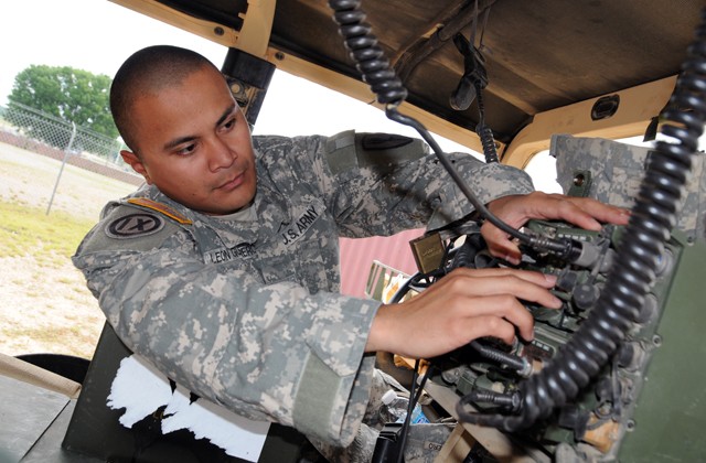 Pacific Islander NCO motivates junior Aviation officers