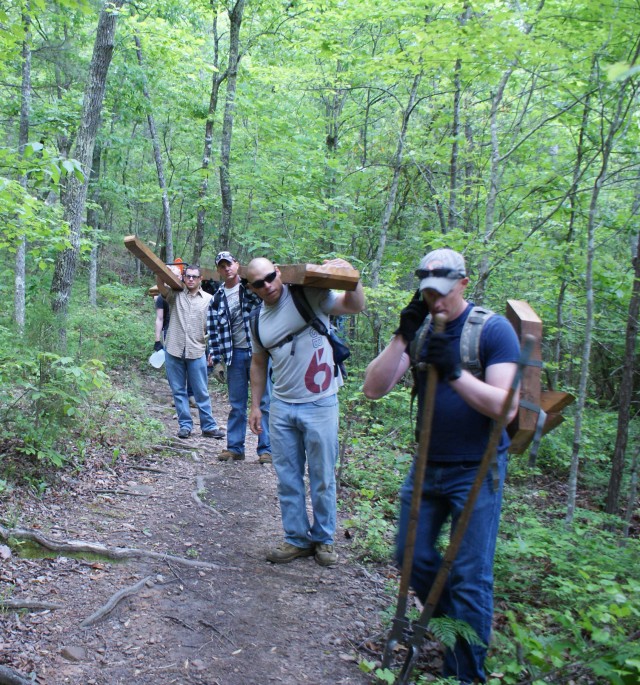 ABOLC Soldiers help clean up Pine Mountain Trail
