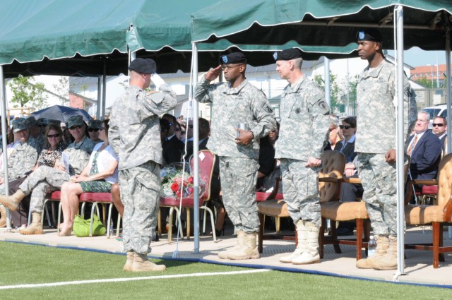 5th Signal Command welcomes new leader