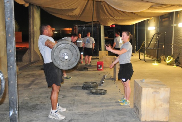 Intel soldiers stay fit with CrossFit