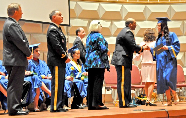 Wounded Warrior returns for Wiesbaden High School graduation