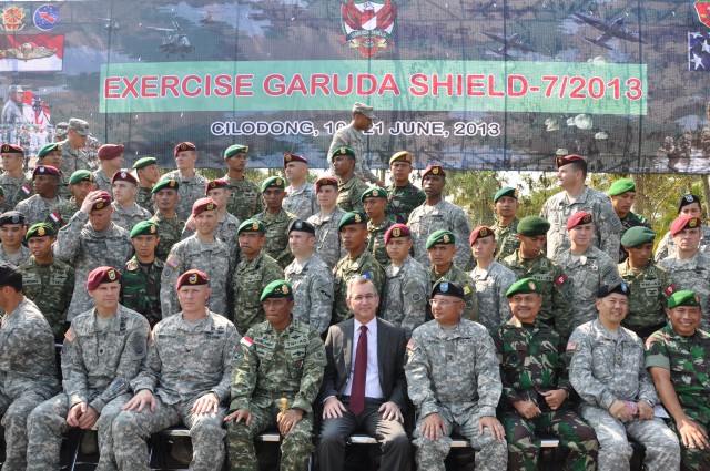 Garuda Shield group photo