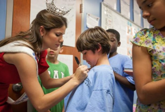 Miss Maryland visits Fort Meade