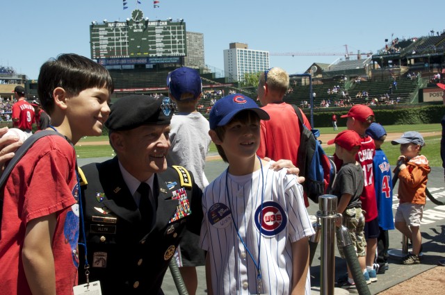 Chicago Cubs honor U.S. Army Soldiers and veterans on eve of Army's 238th birthday