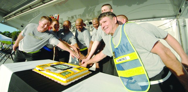 Army birthday cake cutting