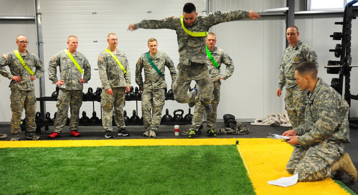 10th Mountain Division artillerymen test strength using Mountain ...