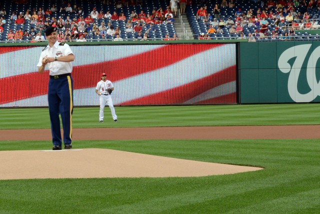 Soldiers, wounded warriors honored at Nationals game