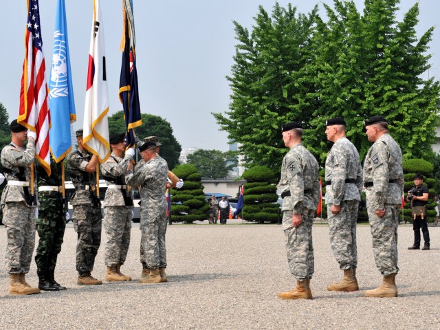 Champoux assumes command of Eighth Army