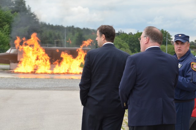 US consul general visits USAG Ansbach