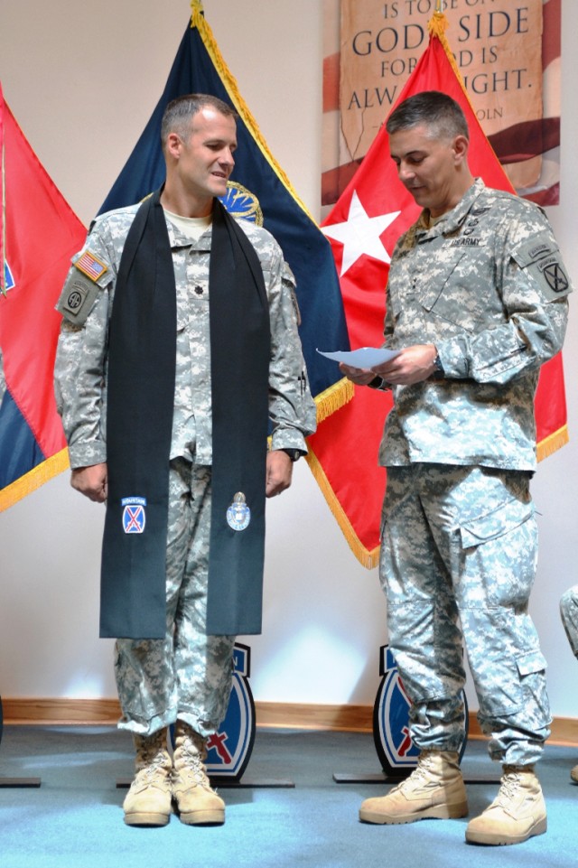 10th Mountain welcomes new division chaplain during changing of the stole ceremony 