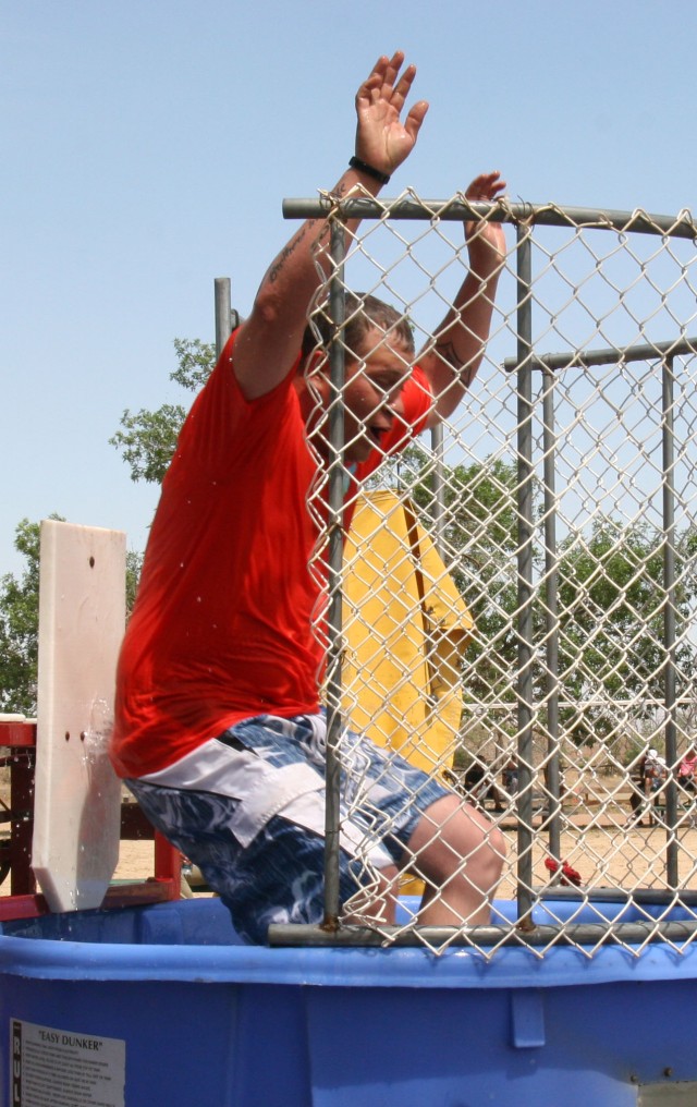 Fort Carson event treats single Soldiers to day of fun
