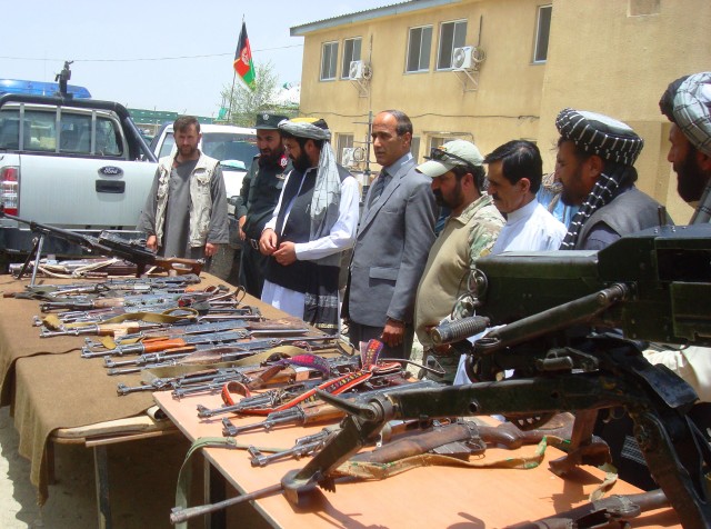 Afghan Citizens Register to Vote