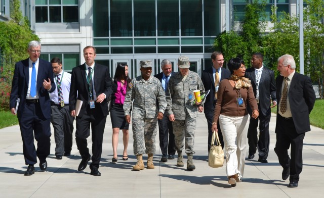 Defense general visits C4ISR Center of Excellence, explores opportunities for cross-service collaboration