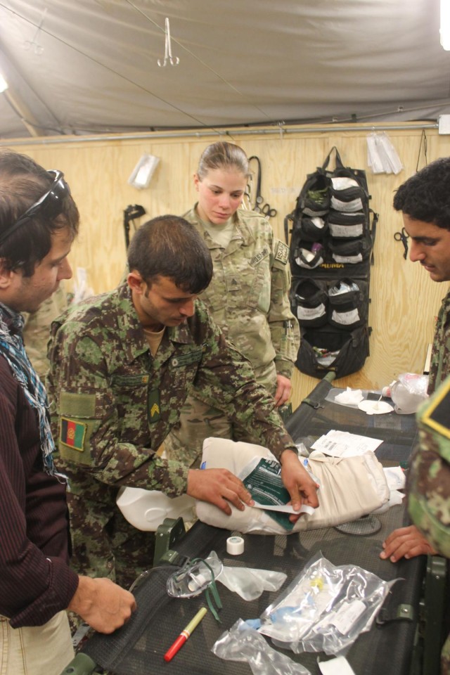 US medics provide airway management training to ANA soldiers