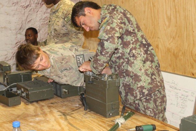 3rd Infantry Division soldiers advise ANA through radio training