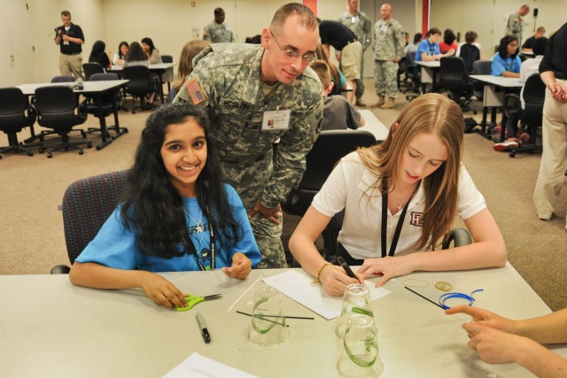 Soldiers teach Army values to student scientists