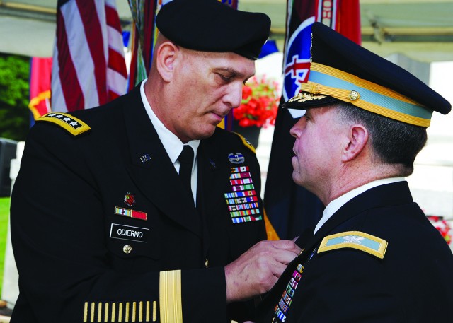 Gen. Odierno pins BG O'Neil