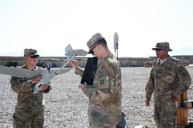 3rd ID soldiers certify on Raven unmanned aircraft