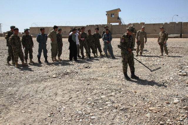 US advisers assist ANSF ahead of explosive ordnance disposal school