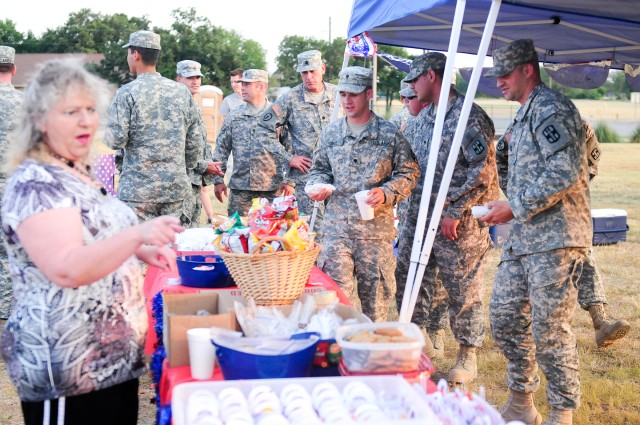 Gatesville honors Soldiers with fireworks, food on Independence Day