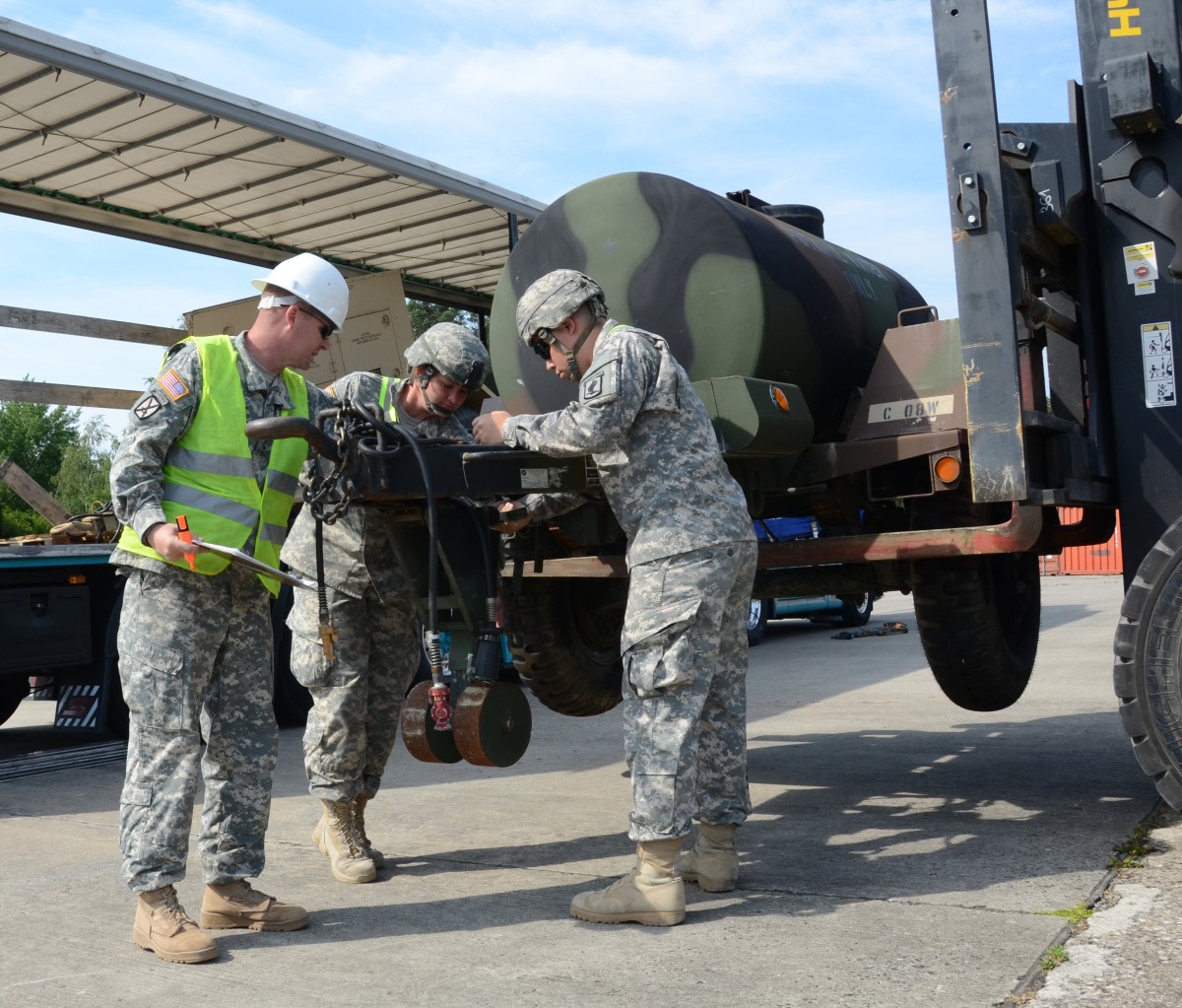 Bamberg Garrison starts moving equipment | Article | The United States Army