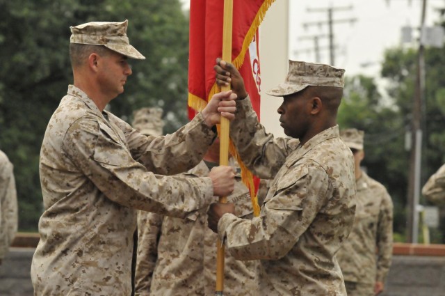 Barnes takes command of Henderson Hall's H&S BN-HQMC