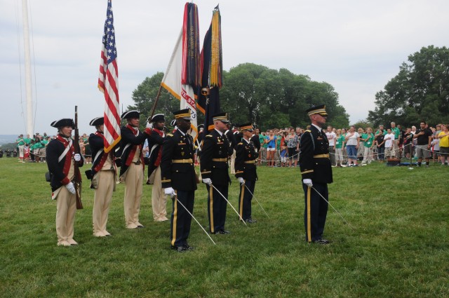 Hundreds cheer at MDW's Twilight Tattoo!