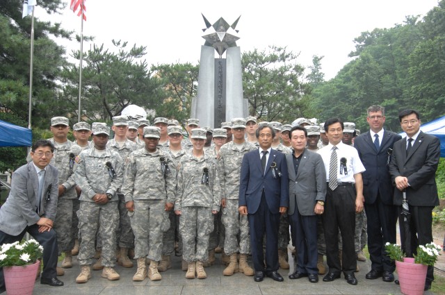 Humphreys Soldiers commemorate the 63rd anniversary of the Battle of the Cheonan