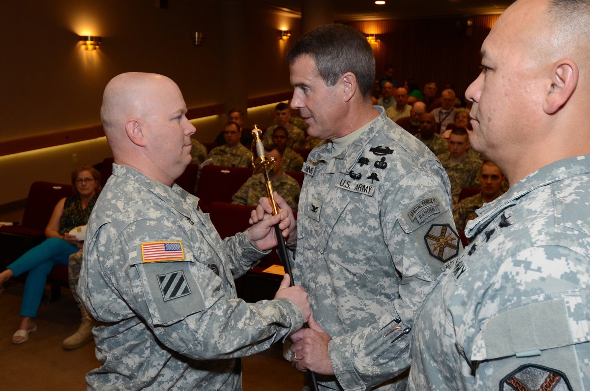 Fort Wainwright garrison changes top officers Article
